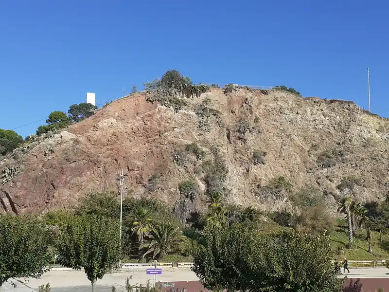 Turó de Montgat junto al paseo